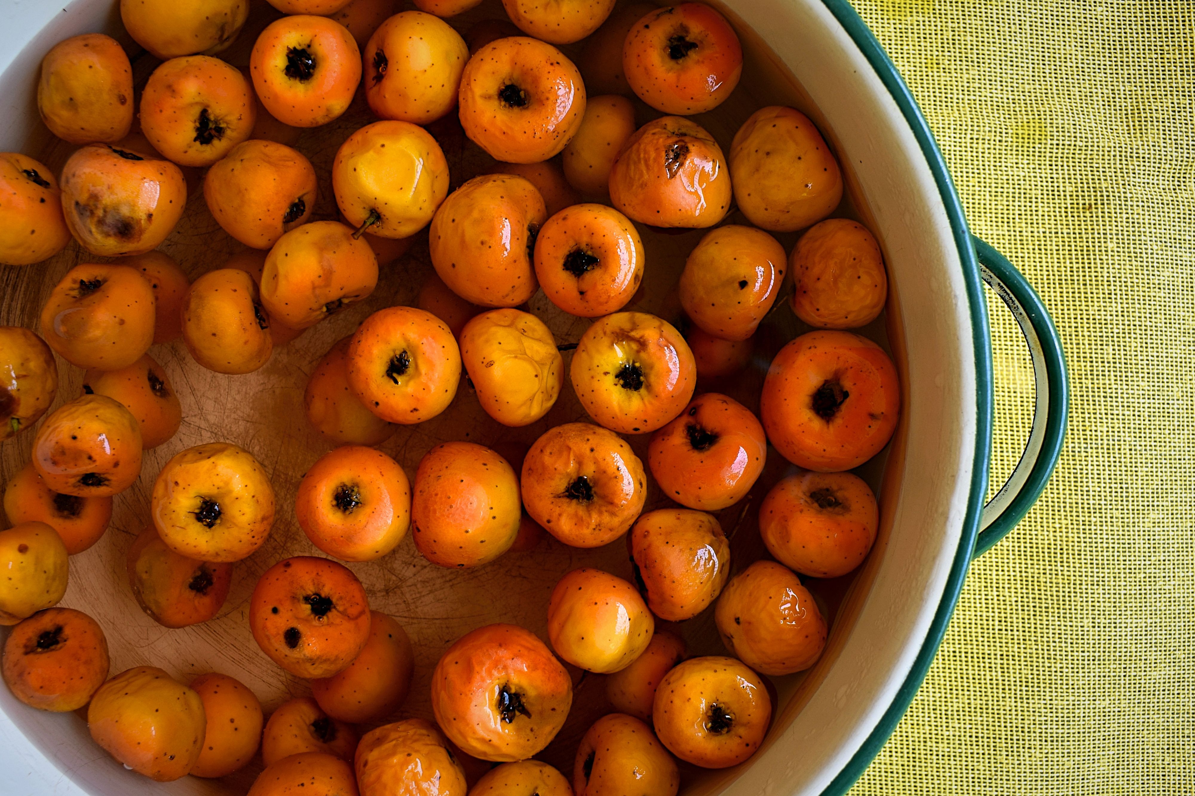 imagen de tejocotes blanqueados