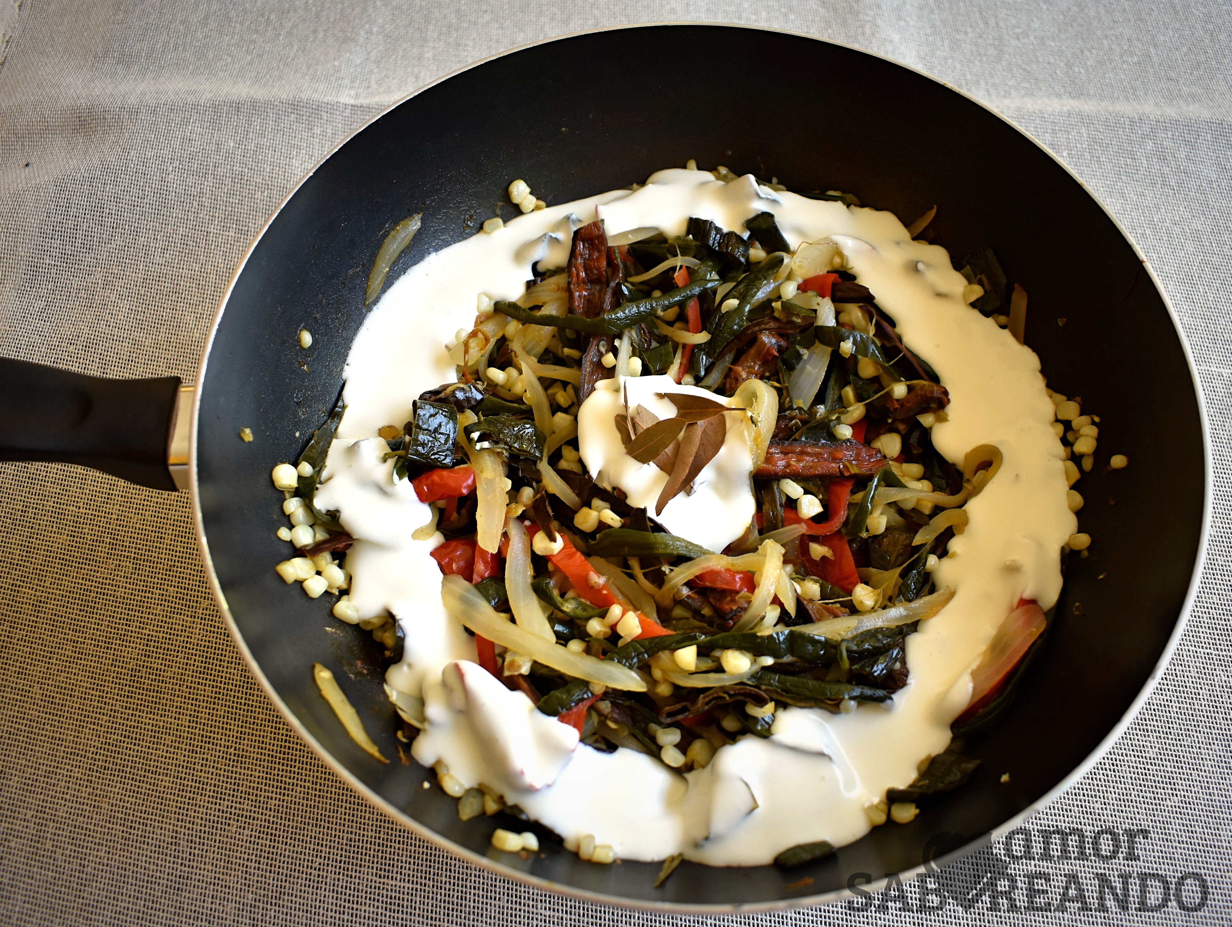 imagen de Chilacas con crema