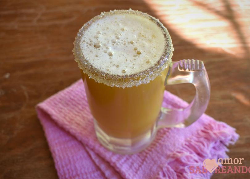 imagen de agua de cáscara de piña