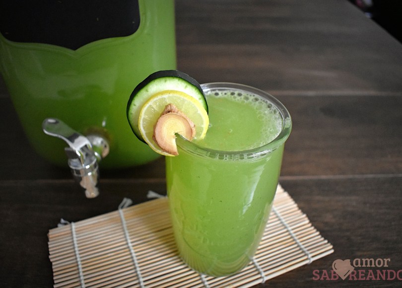 Agua de limón con pepino y jengibre
