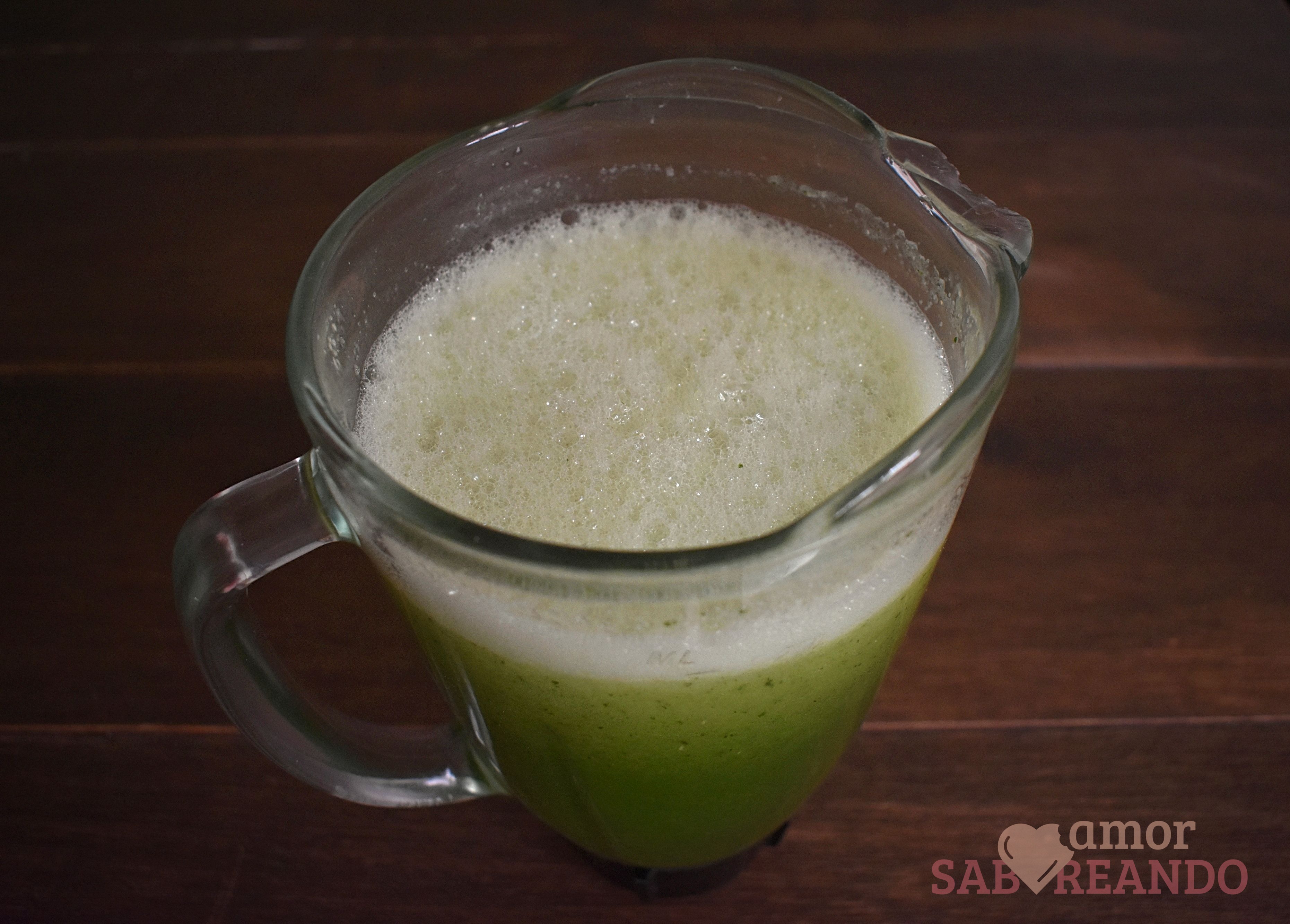 Agua de Limón pepino y jengibre