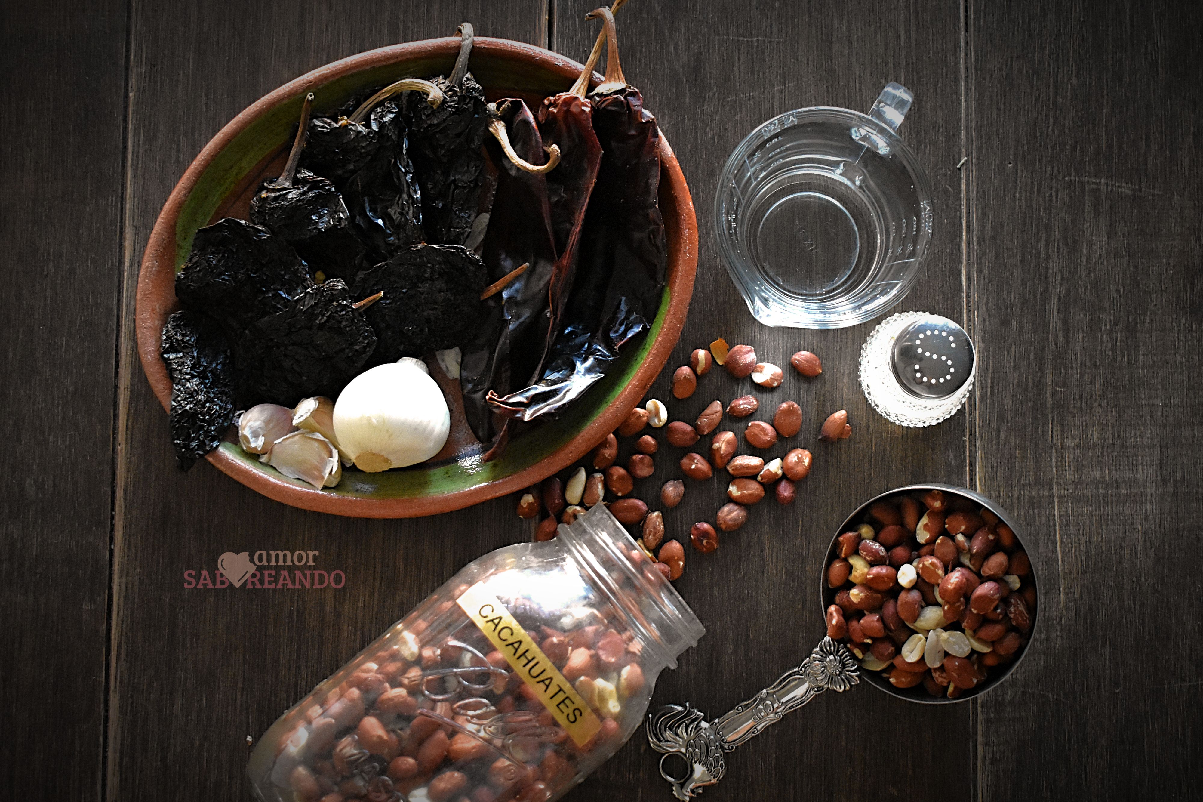 Ingredientes salsa de cacahuate by SaboreandoAmor.com